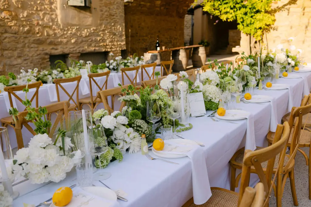 Décoration imaginée par Manon Jeanjean Wedding planner pour un mariage au Domaine de Valbonne