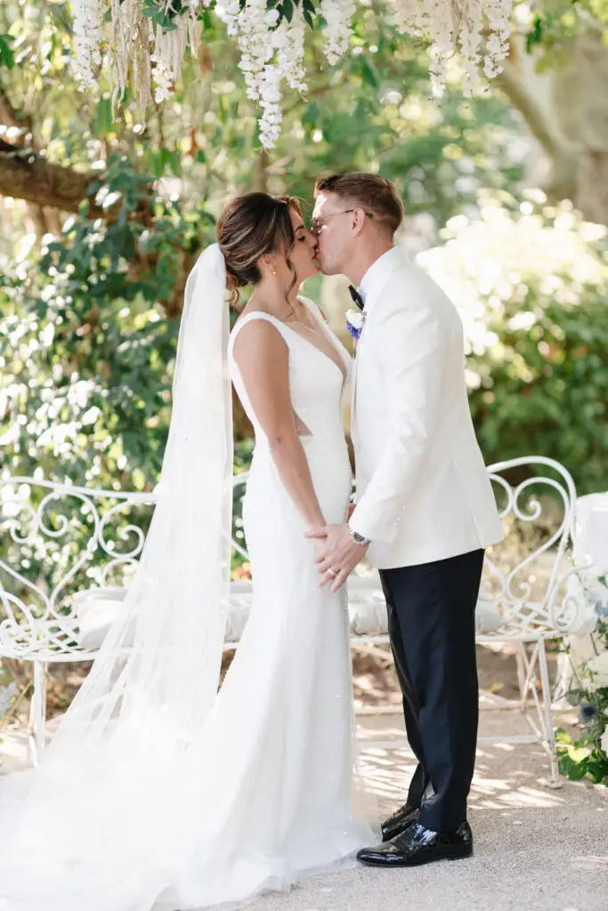 Mariés lors de leur mariage au Château de Malmont