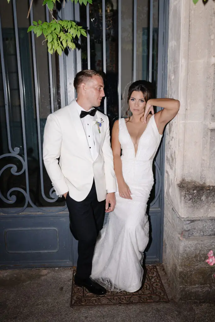 Mariés lors de leur mariage au Château de Malmont