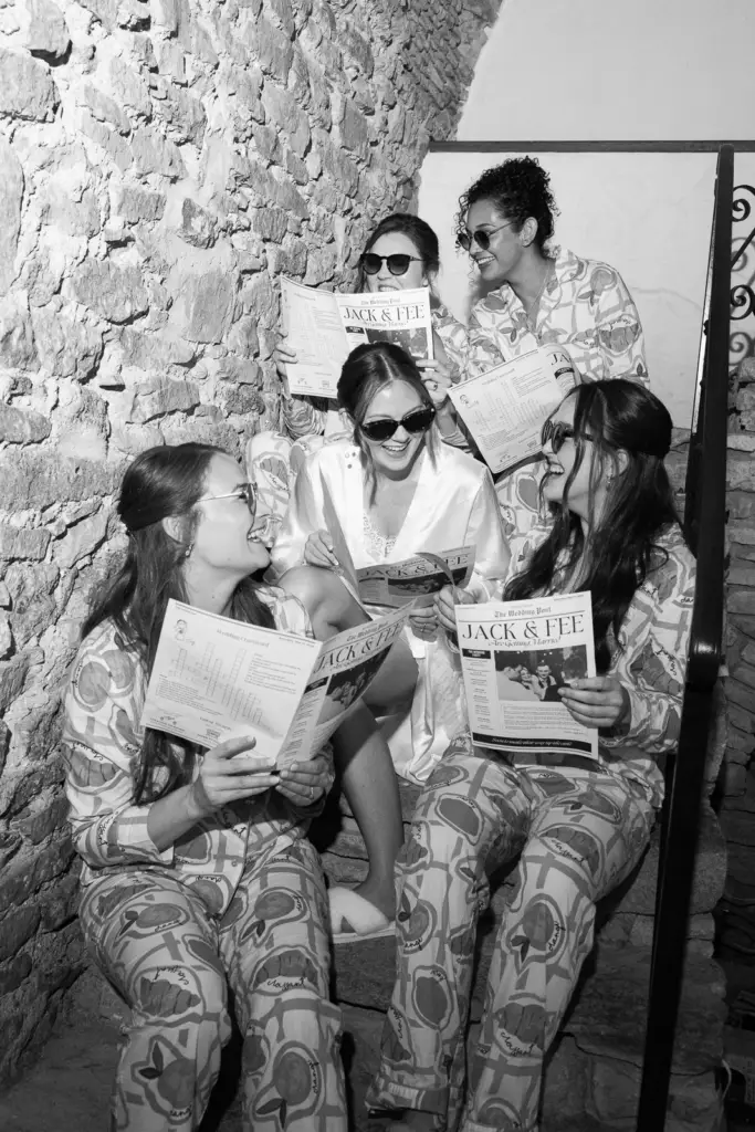 Mariage entouré de proches au Château de Villarlong