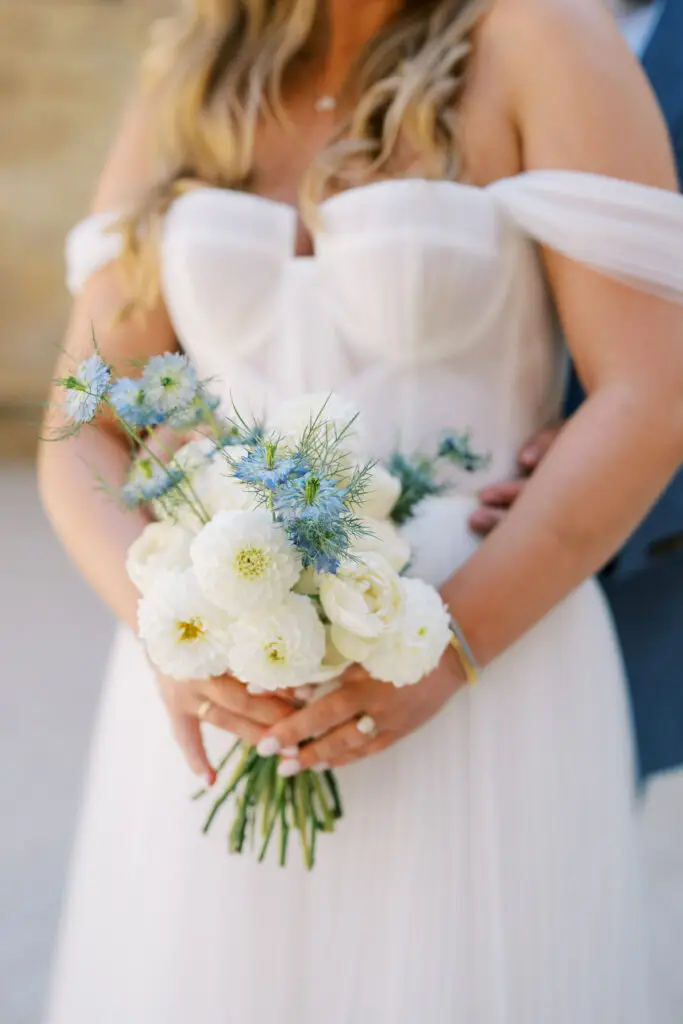 Bouquet de mariée élégant au Domaine de Valbonne