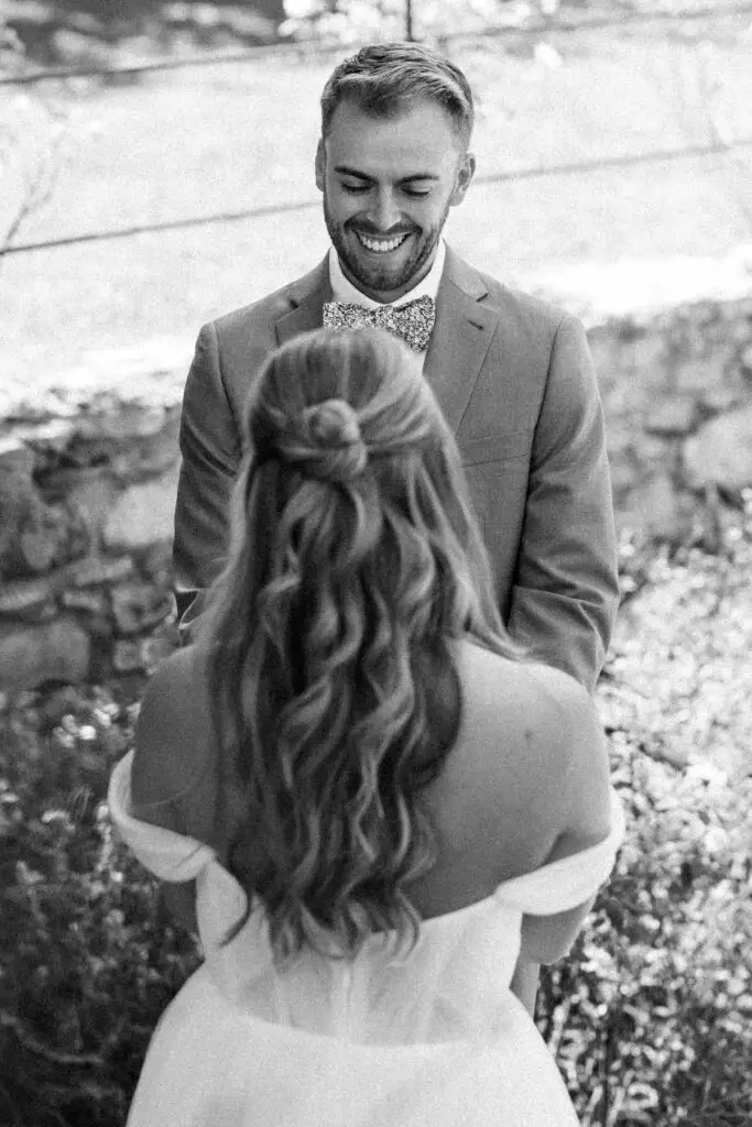 Mariés célébrant leur union au Domaine de Valbonne en Provence