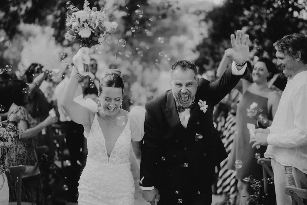 Sortie de cérémonie laïque au domaine de Valbonne en Provence