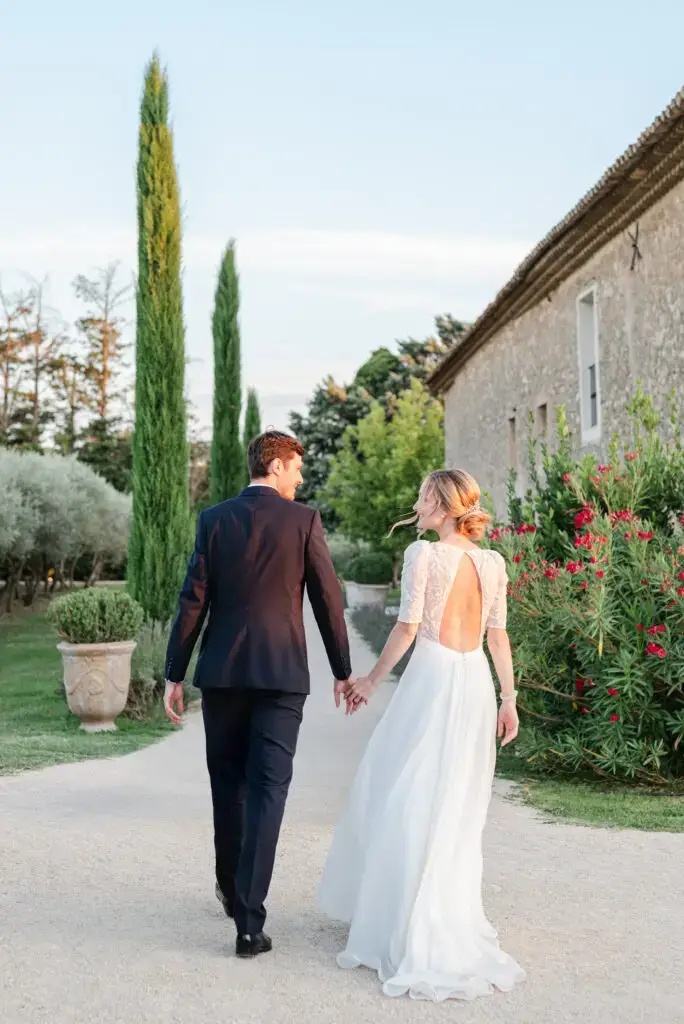 Mariés célébrant leur union au Petit Roulet