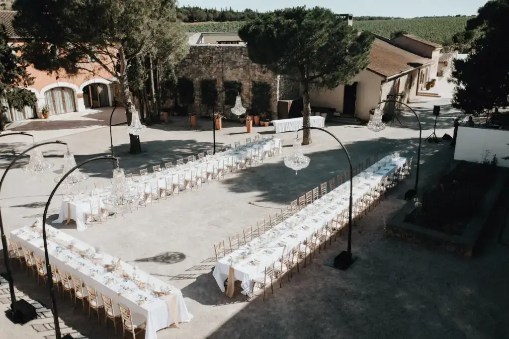 Décoration des tables pour un mariage dans le Sud de la France