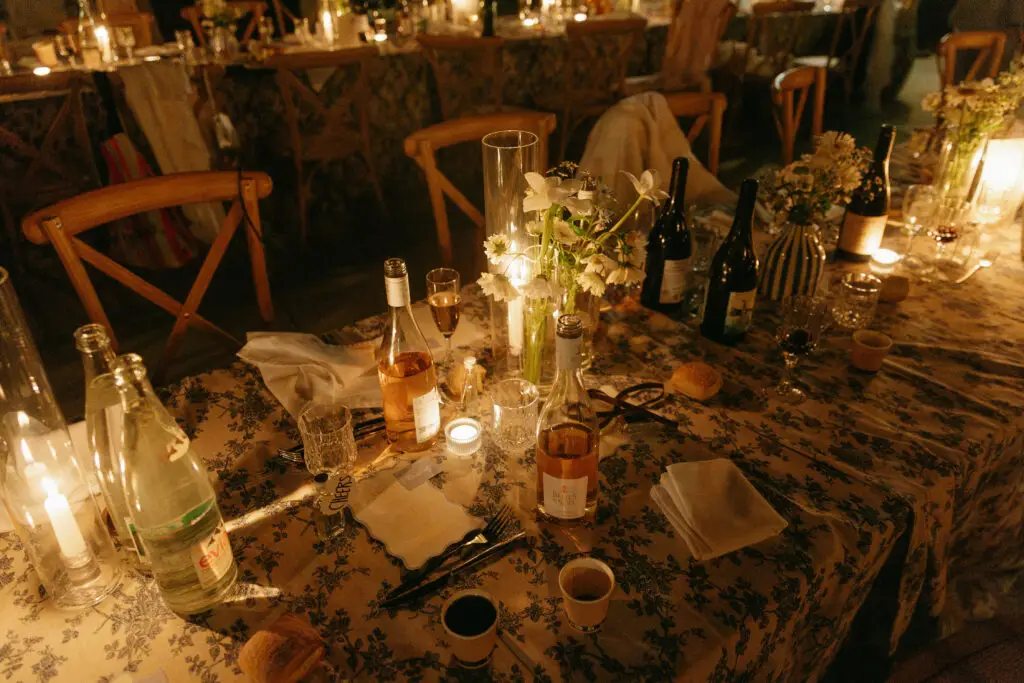 Mariage entouré de proches au Domaine de Valbonne